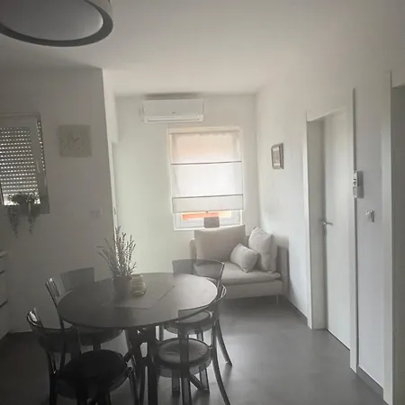 Apartament Lana *