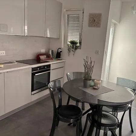 Lana Apartment