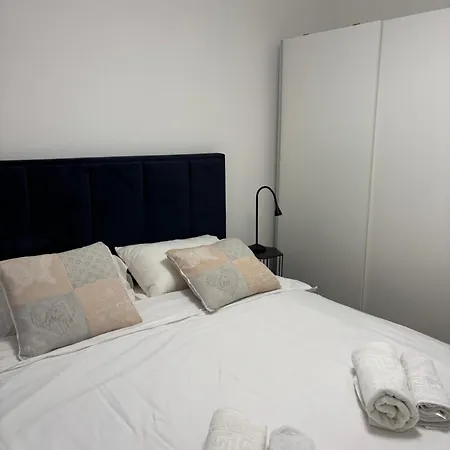 Lana Apartment *